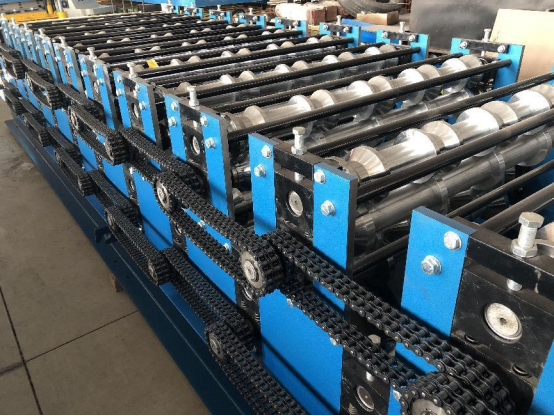 Double layer roofing sheet machine