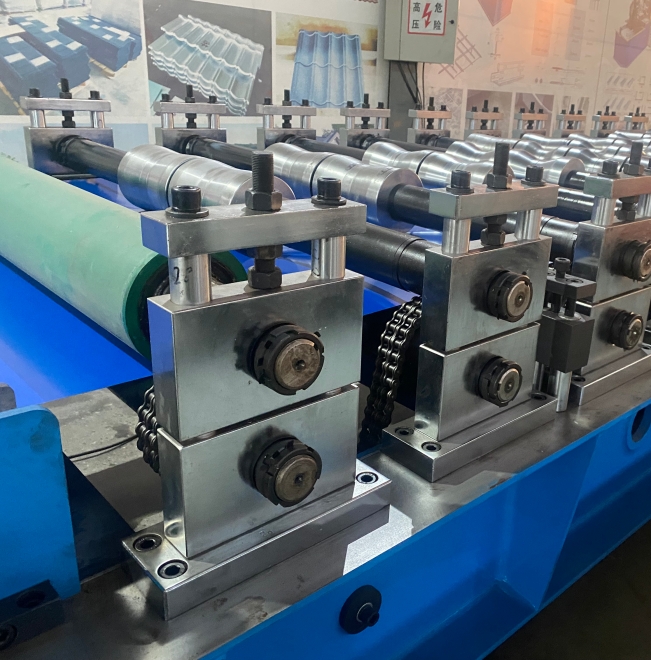 Step Tiles Roofing Sheet Roll Forming Machine