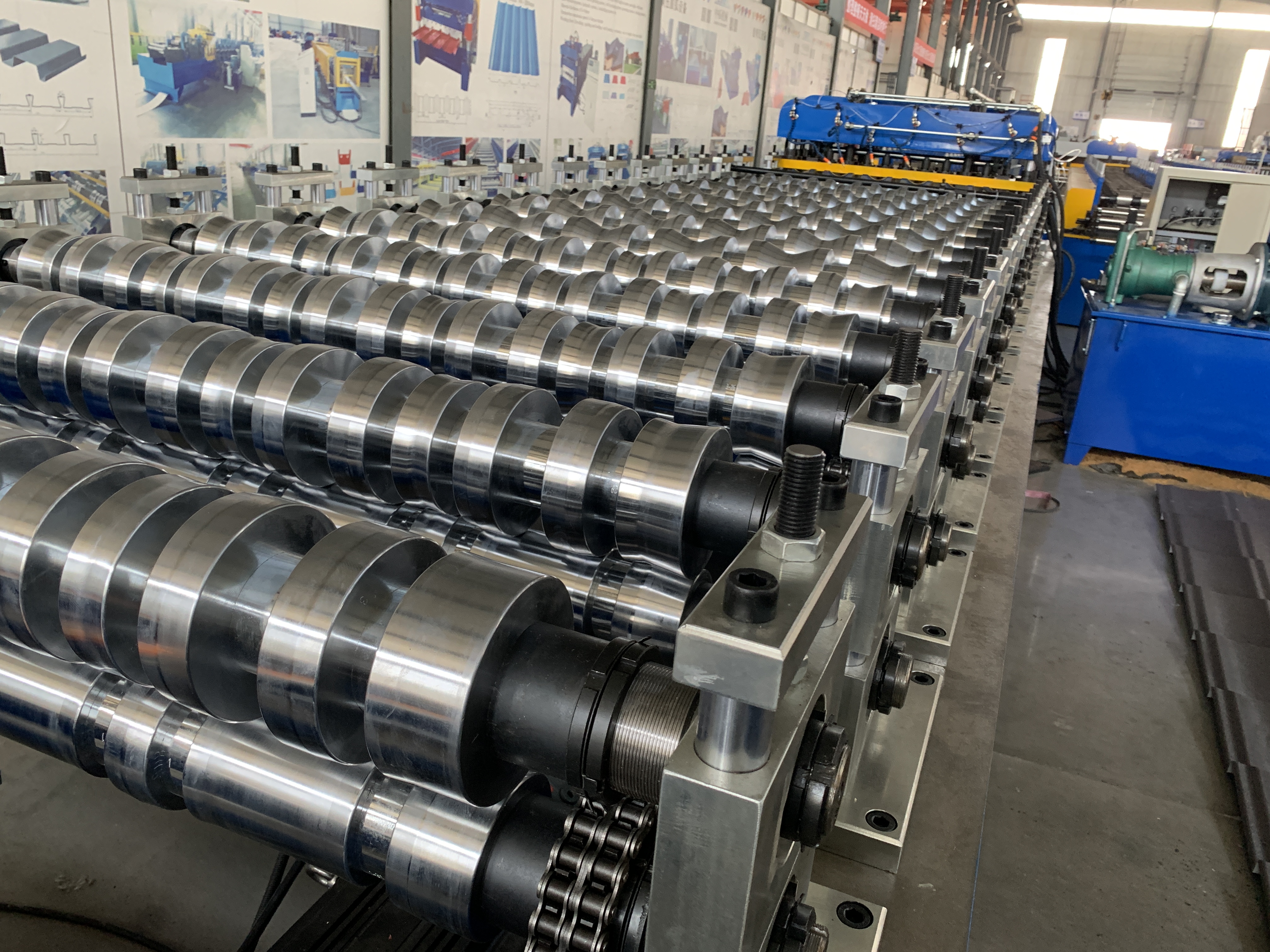 High-precision Glazed Roofing Sheet Making Machine High-precision Glazed Roofing Sheet Making Machine